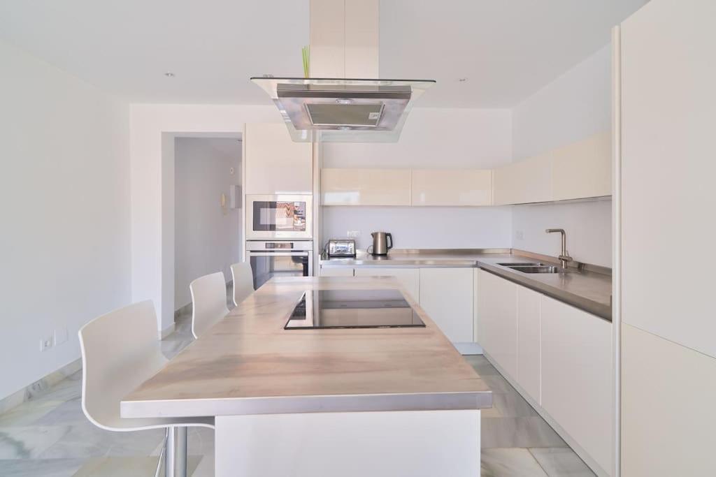 Superbe Appartement Avec Jaccuzi Marbella Exterior foto
