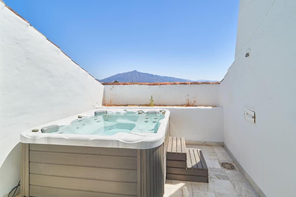Superbe Appartement Avec Jaccuzi Marbella Exterior foto