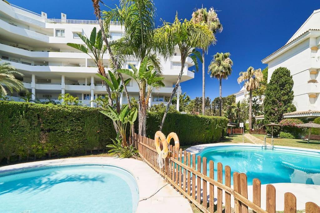 Superbe Appartement Avec Jaccuzi Marbella Exterior foto